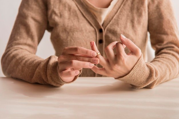 How to deal with Domestic Violence? 6 women quit house due to domestic violence 2