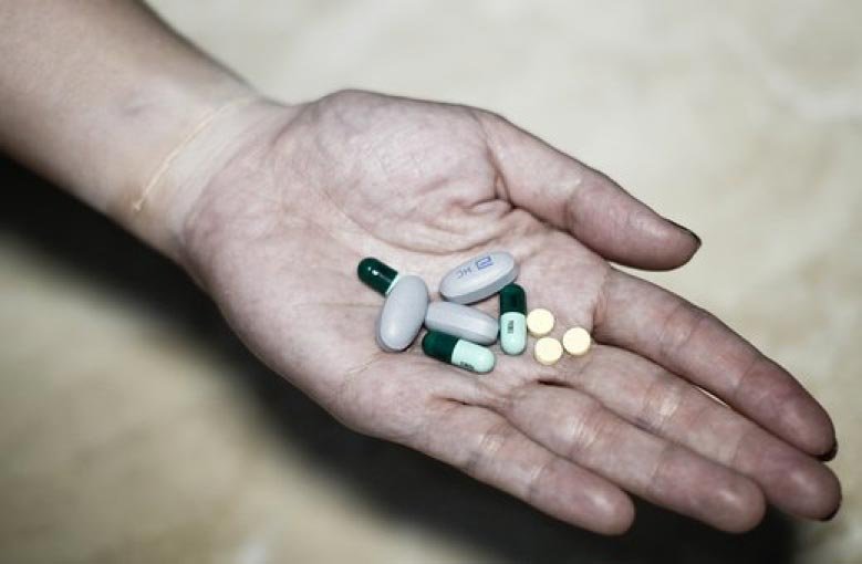 Steps To Deal With Bipolar Disorder People 6 Treatment for Bipolar Disorder
