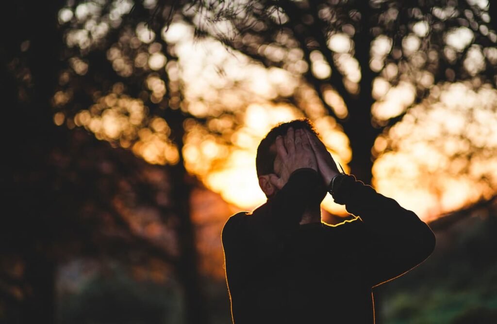 How To Manage Suicidal Thoughts 6 Suicide symptoms in a person