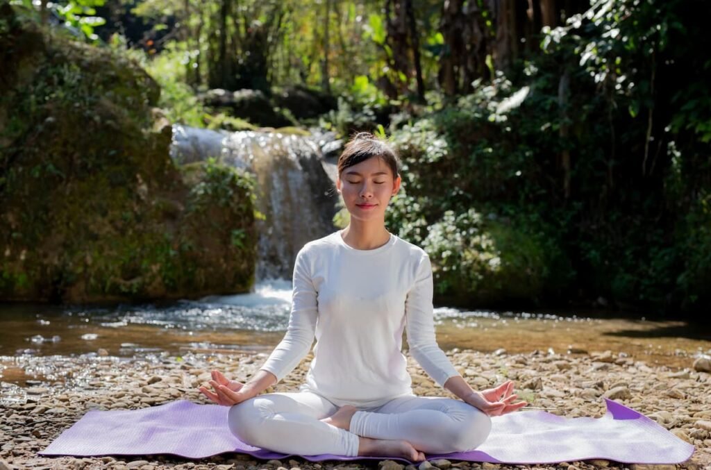 7 Benefits of Meditation for our mind 4 Regulates negative emotions thoughts