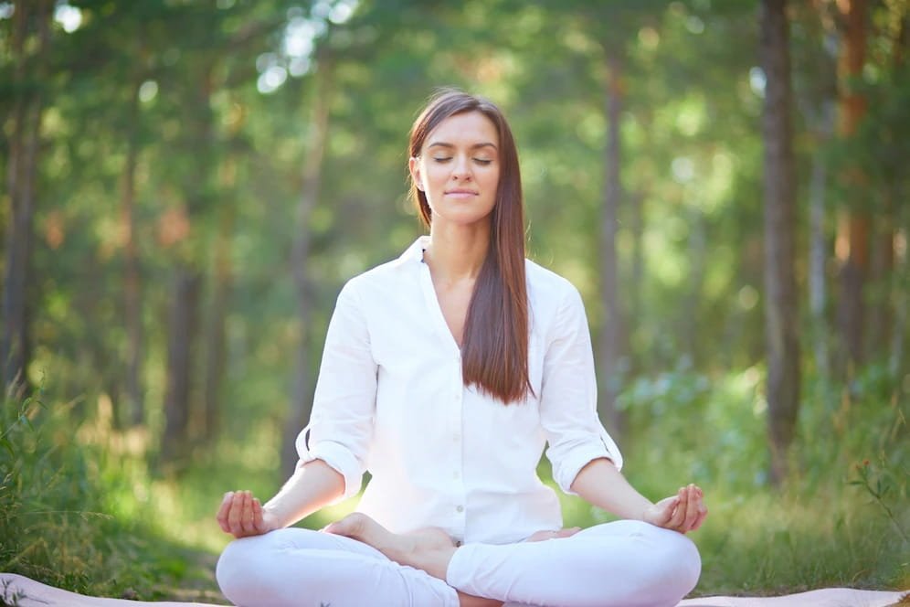 5 Easy Ways to Manage Overthinking 8 meditation for overthinking