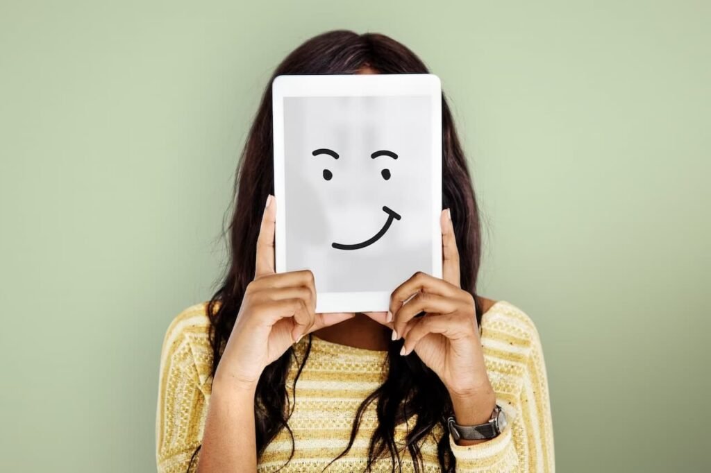 10 Things that attract a man to a woman 5 Sense of humor to attract a man