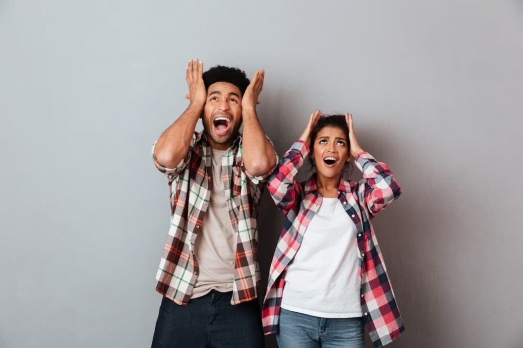 10 Signs That Show You Are Not In Love 8 not happy when you're together in love